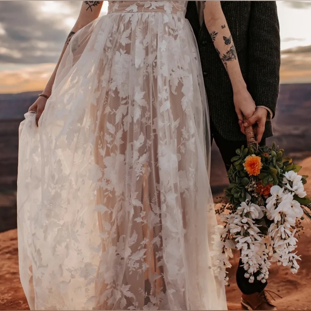 Gorgeous flora maxi dress with adjustable straps, cross back, antique floral.